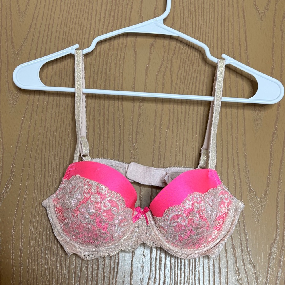 Elegant VS Pink Lace Bra!